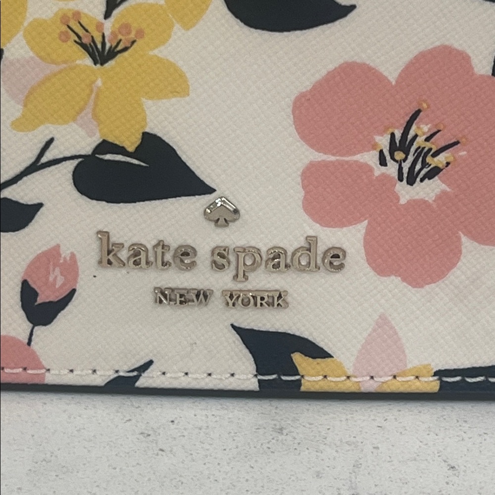 Kate Spade NWT Lily Blooms Printed Trip Wristlet Clutch - Picture 2 of 14